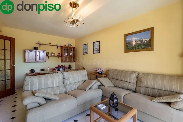 Piso con garaje y trastero en Almuñecar - foto 5