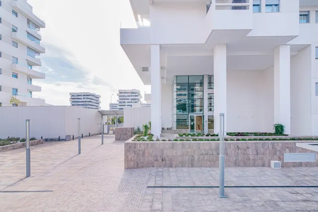 Apartamento premium de gran calidad de 1 dormitorio en torre noga del barrio de albayda con una terraza con vistas panoramicas — 41