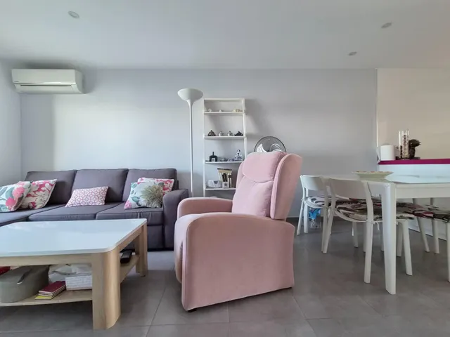 Apartamento situado en la urbanización Torre Luquillo, en el kilómetro 5,5 de La Manga del Mar Menor, que destaca por sus impresionantes vistas tanto al Mar Menor como al mar Mediterráneo. — 7
