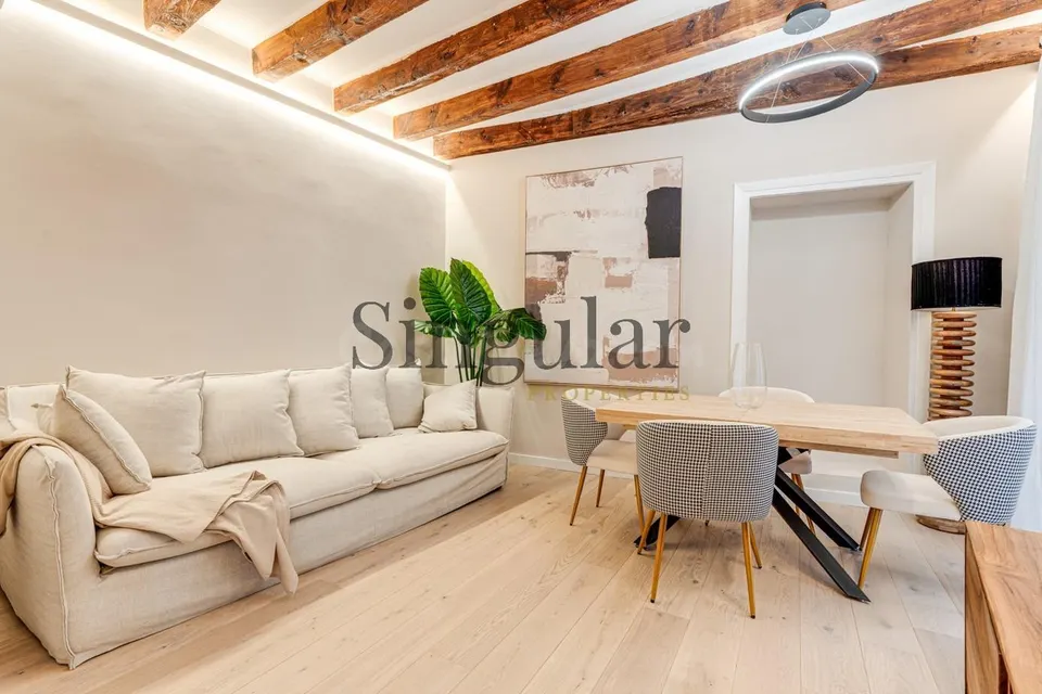 Piso reformado en el corazón del Barrio Gótico de Barcelona