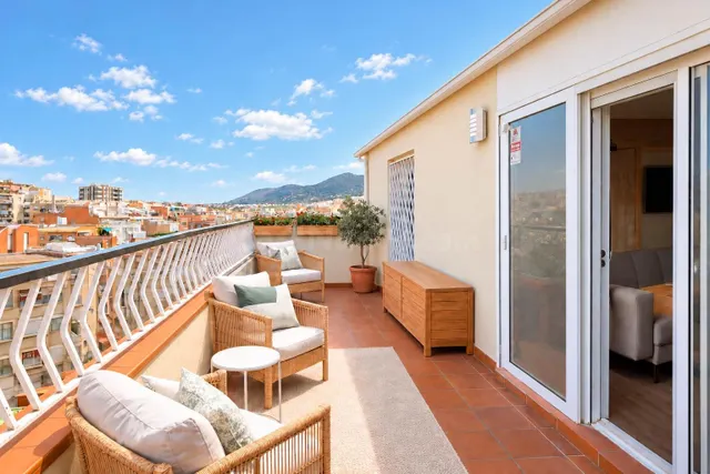 Inmobiliaria en Barcelona Guinardo. Venta de atico loft refo - foto 3