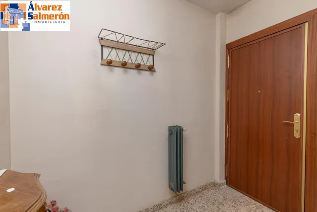 Piso con terraza y gran potencial junto a Camino de Ronda — 27