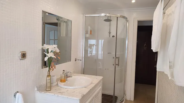 VIVIENDA DE DOS DORMITORIOS CERCA DE LA PLAYA DE LA CALETA! — 16