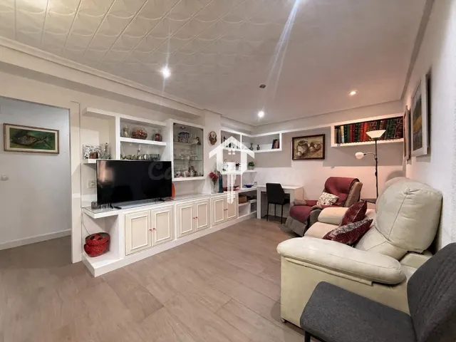 Piso en venta en Alicante. zona de carolinas altas. 90m2, 3 habitaciones, 1 baño, segunda planta con ascensor. — 4