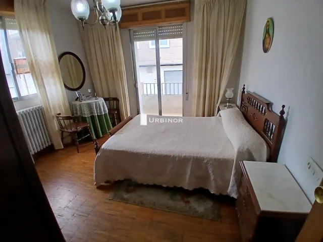 Casa de piedra con patio. centro de xinzo de limia. — 8