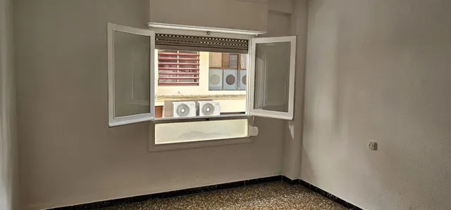 Acogedor Piso en Venta en San Blas, Alicante por €159,000 — 28