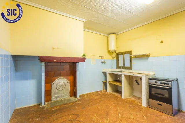 ¡oportunidad única en el pontón (Requena)! casa a dos calles con luz natural y múltiples posibilidades: — 16