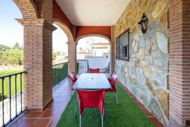 Impresionante villa de cuatro plantas en Urbanización los Cerezos de Gojar!! — 8