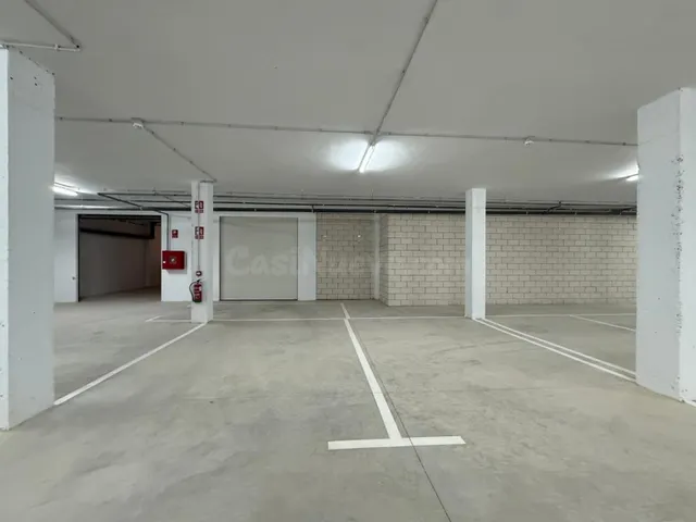 EN VENTA 23 PLAZAS DE APARCAMIENTO EN SALESIANOS - foto 3
