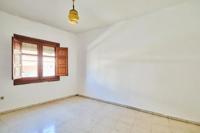 Piso en calle Tornería junto a Hotel María Luisa — 21
