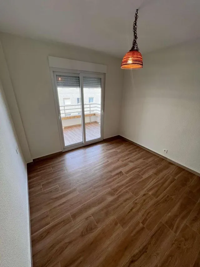 Fantastico apartamento totalmente reformado frente al puerto — 7