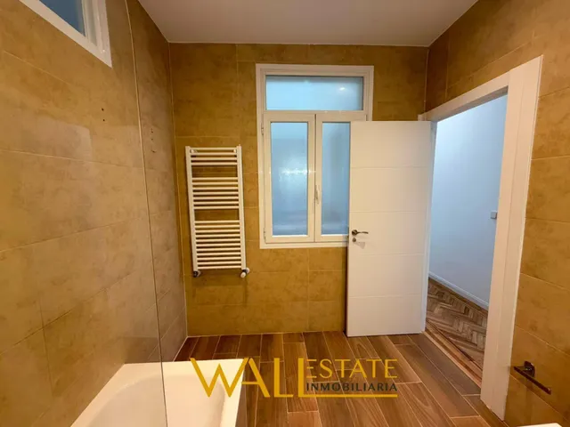 Espectacular piso de 3 dormitorios con balcón en pleno centro — 26