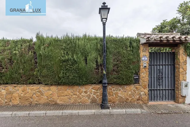 Casa con piscina en urb los chopos - Las Gabias — 25