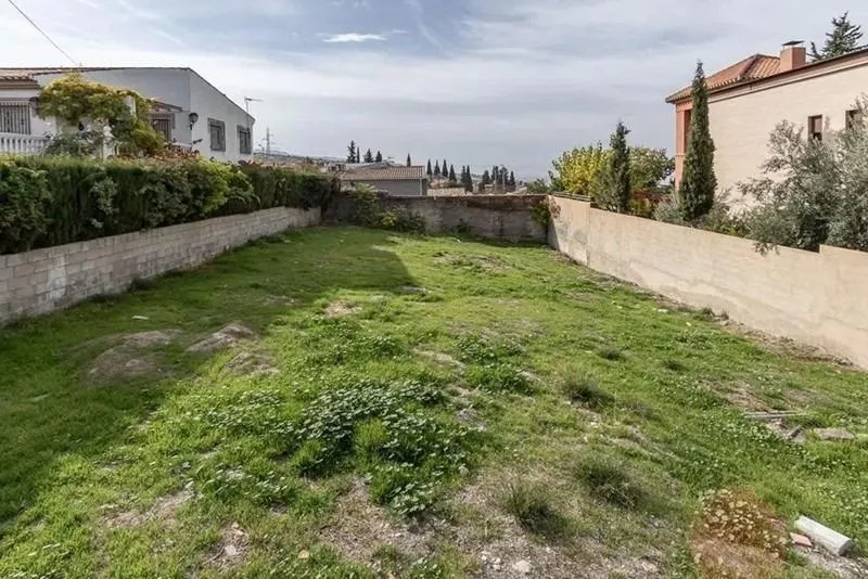 OPORTUNIDAD DE PARCELA EN COLINAS BERMEJAS
