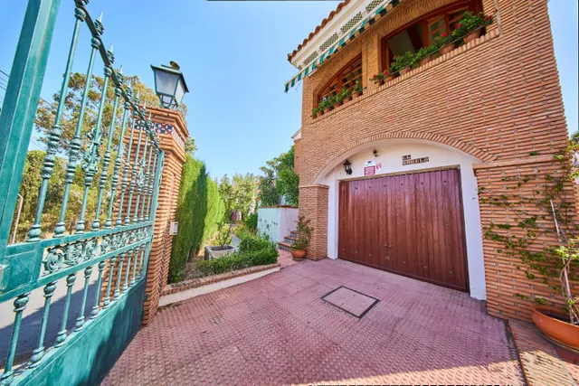 Impresionante chalet de 4 habitaciones con piscina de 86 m3  - foto 2