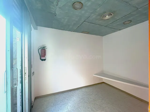 LOCAL EN VENTA a LA CREU ALTA ideal.: DESPATX - CONSULTA - O - foto 2