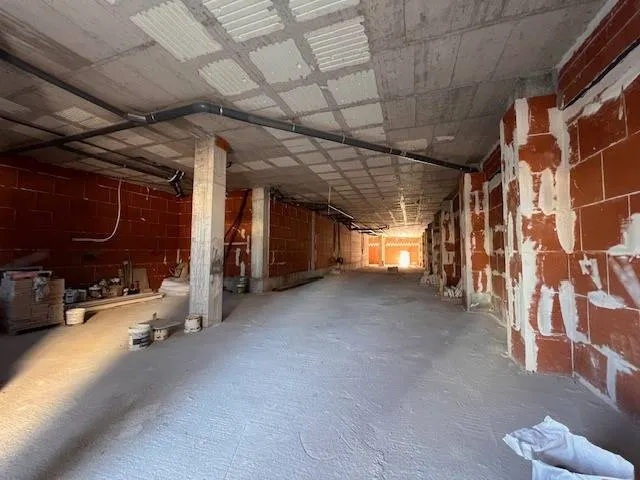 Local diafano de 400m2.