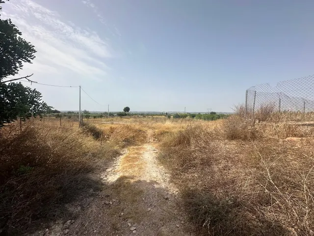 SE VENDE CASA DE 4 DORMITORIOS EN EL BARRIO LOS MIRAS DE MON - foto 5