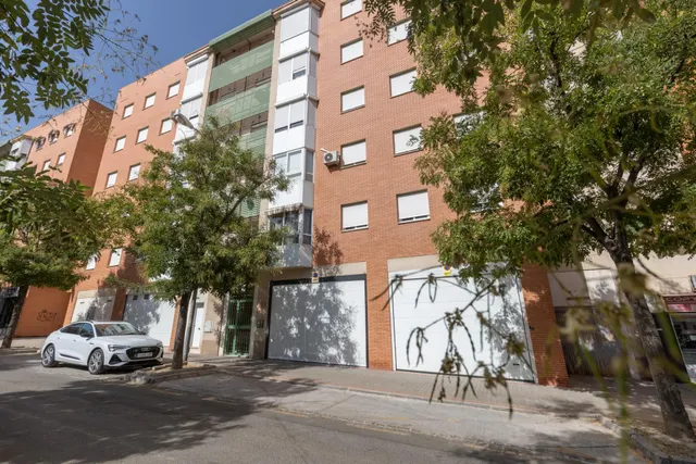 PISO VPO DE CUATRO DORMITORIOS CON GARAJE EN PADRE CLARET — 27
