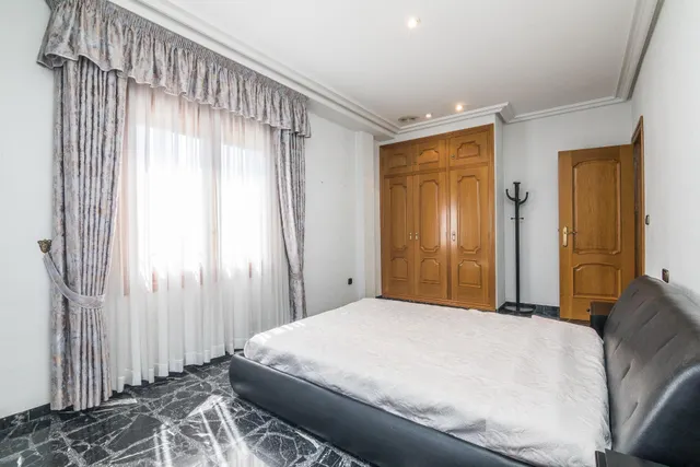 ESPECTACULAR CHALET EN ZONA CIUDAD JARDIN — 24