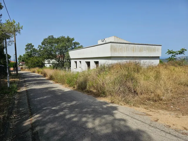 Casa aislada con obra parada - foto 3