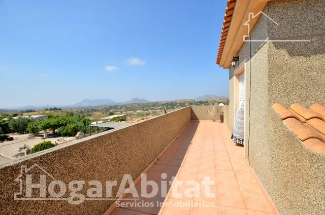 Gran chalet urbano con barbacoa, piscina y garaje — 23