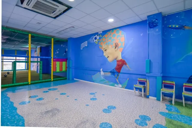 Local comercial 300m² en venta - LA PUNTICA — 8