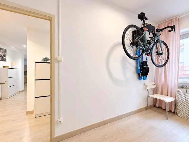 Piso de 150 m2 construidos con 5 habitaciones y parking – Tarragona — 38