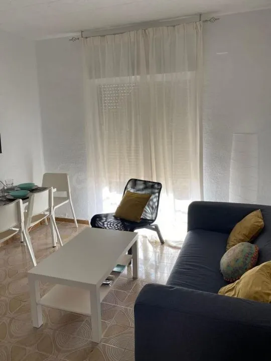 Piso para estudiantes en La Chana (Calle Sagrada Familia) – 4 habitaciones exteriores, aire acondicionado y muy luminoso (REF: DLR 870) — 7