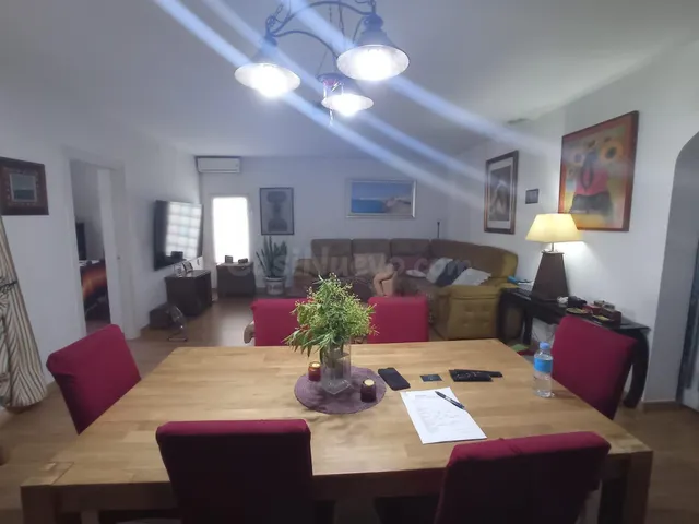 VENTA DE CHALET Y APARTAMENTO — 4