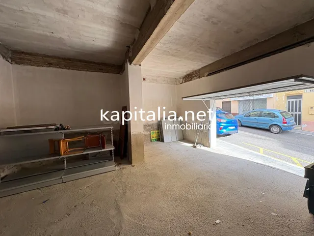 PLANTA BAJA DIAFANA IDEAL PARA CONVERTIR EN VIVENDA A LA VEN - foto 2