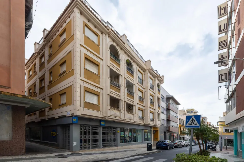 !! espectacular vivienda a estrenar en calle nueva !!