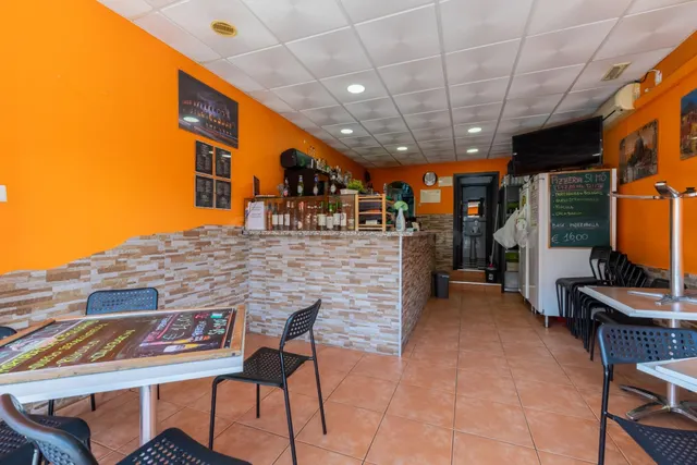 LOCAL COMERCIAL EN PLENO CENTRO DE TORREMOLINOS CALLE SAN MI
