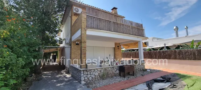 ¡FINQUES BAIXADOR PRESENTA ESTA CASA A 4 VIENTOS EN LA PLAYA! — 39