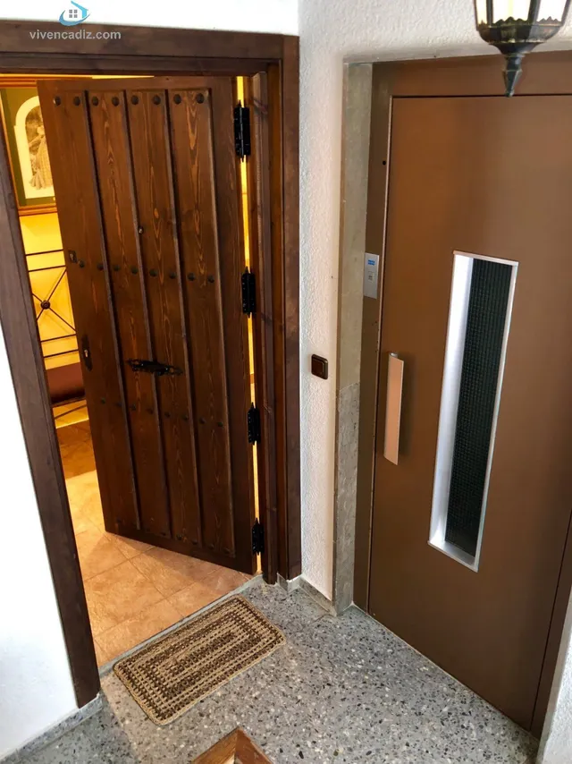 AMPLIA VIVIENDA CON ASCENSOR - ZONA CENTRO — 40