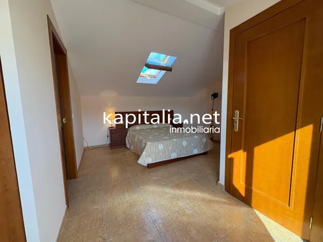 EXCLUSIVO ADOSADO A LA VENTA LISTO PARA ENTRAR A VIVIR EN ANNA — 30