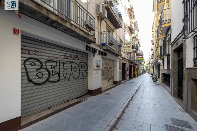 Local Comercial en el Corazón de Granada - Oportunidad Única — 7