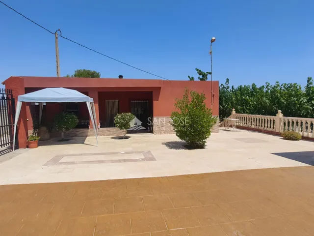 SE VENDE CASA DE CAMPO EN BUEN ESTADO EN ASPE — 30