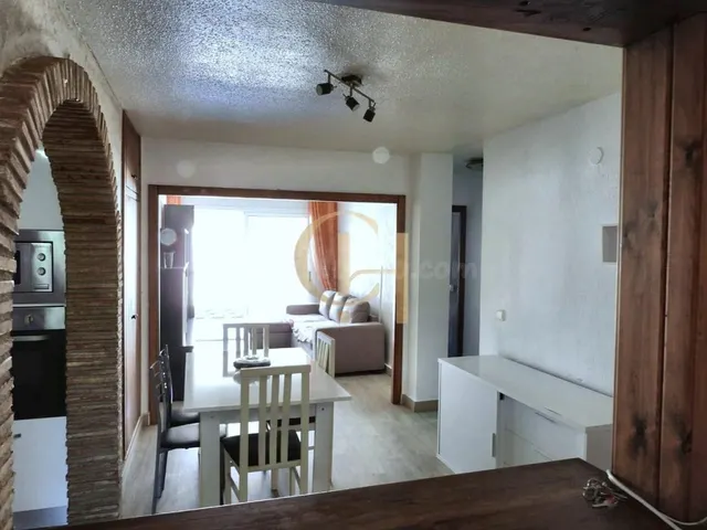 Piso con terraza en Calle Almoradí, Torrevieja — 4
