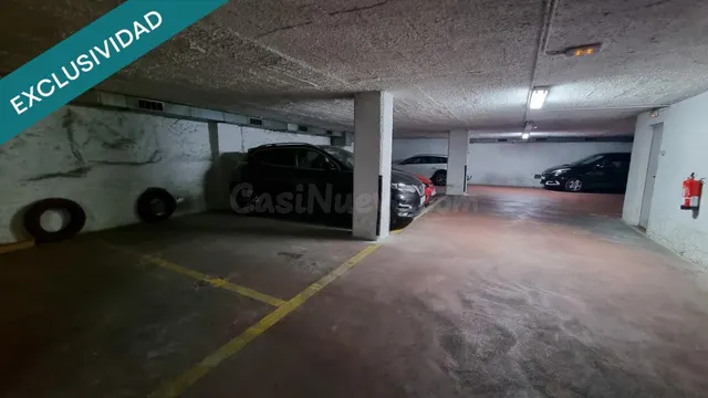 Plaza de parking para coche mediano. - foto 4