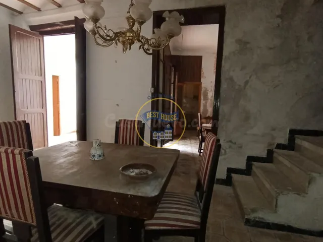 OPORTUNIDAD AMPLIA CASA DE PUEBLO EN MONTESA PARA REFORMAR A - foto 4