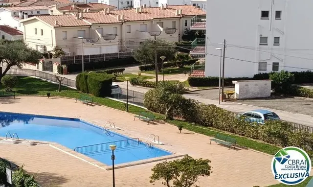 Bonito piso con vista mar en mas oliva Roses — 6