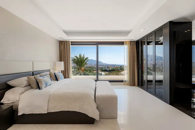 Spectacular Contemporary Villa with Exquisite Quality and Beautiful Views — 27