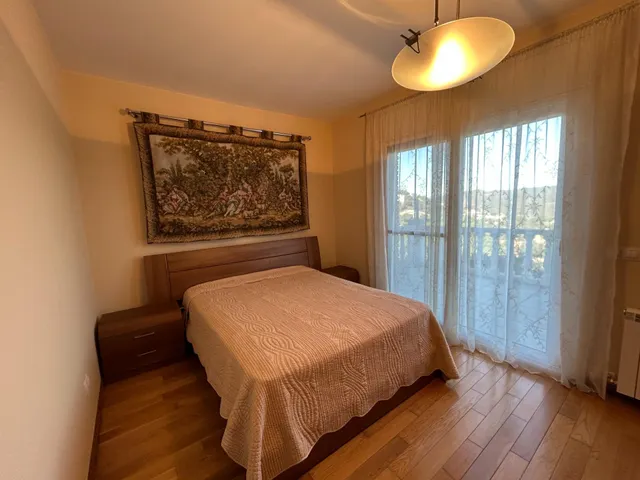 Espaciosa casa con impresionantes vistas a la montaña — 34