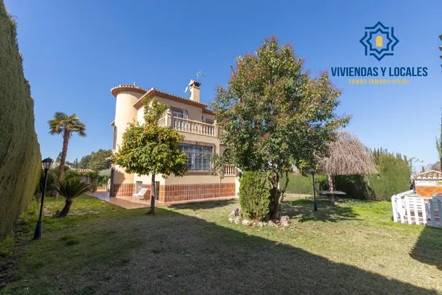 Chalet en venta en La Zubia con Licencia Turística — 41