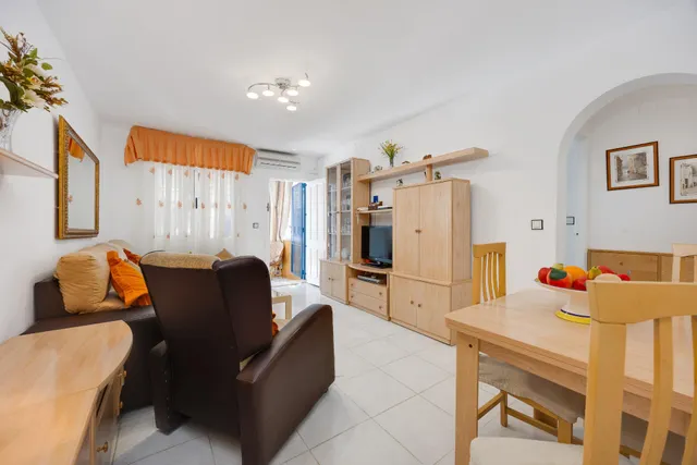 Bungalow planta baja con jardín y piscina junto c.comercial — 17