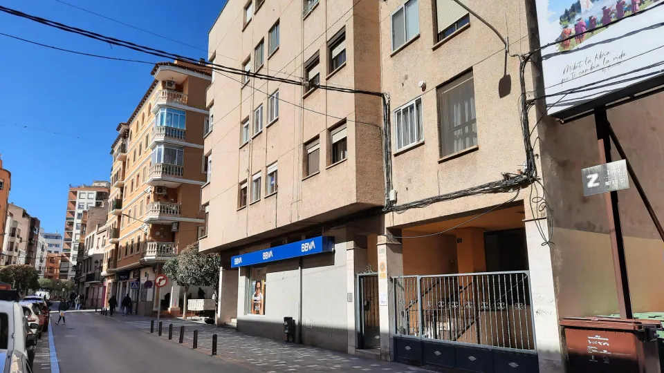 Amplio piso en el centro de la ciudad con 3 dormitorios y plaza de garaje