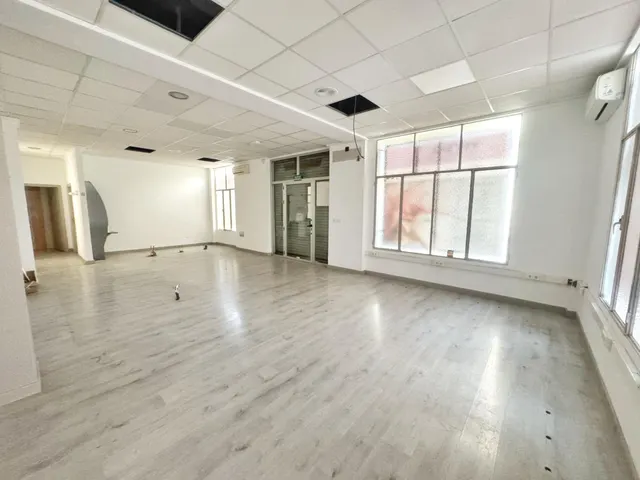LOCAL COMERCIAL ESQUINA EN ELDA, ZONA MURILLO — 2