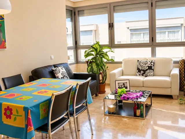 AMPLIO PISO DE 3 habitaciones, GARAJE Y PISCINA EN AYORA! — 2