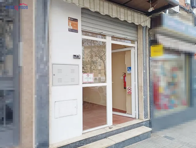 LOCAL COMERCIAL REFORMADO EN SECTOR SUR (zona baja) — 8